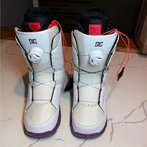DC Women's White and Purple Winter Boots